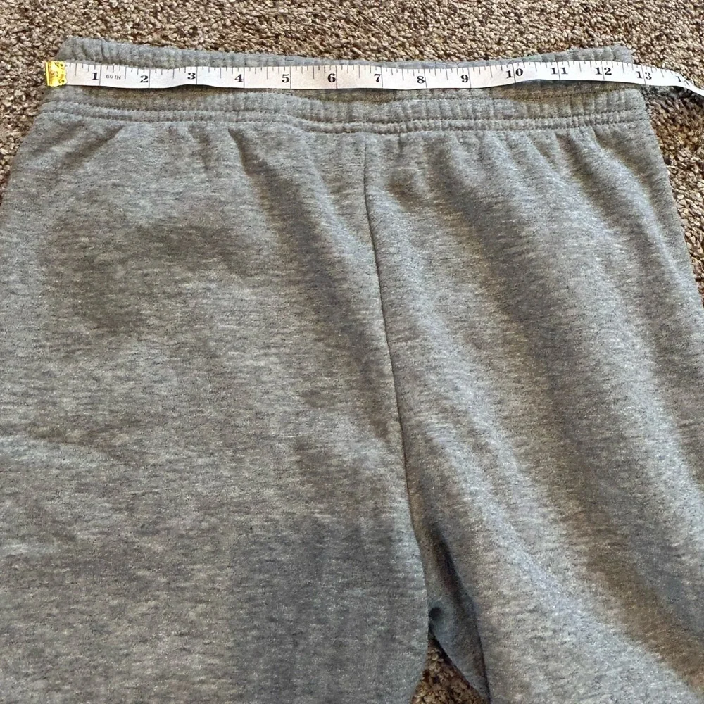 Converse Chuck Taylor Girls Gray Fleece Lined Joggers. Girl’s L 12-13 years NWOT